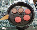 Foto del paso 3 de la receta Calabacín salteado con queso y hamburguesa