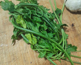 Foto del paso 1 de la receta: Ensalada de verano: patata, atún, perejil picado, ajo y aceite