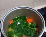 Foto langkah ke 3 dari resep Sayur bening bayam.