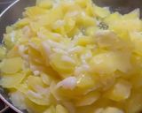 A picture of step 7 of Spanish 🇪🇸 / Potato Omelette!! 🥔🧅🍳.