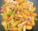 醬炒花枝芹菜甜不辣的食譜步驟2照片