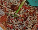 Foto langkah ke 4 dari resep Tumis Usus Pedas ala WarTeg.