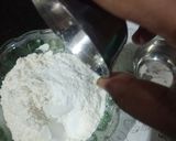 A picture of step 3 of Mango Swiss rolls.