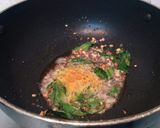 A picture of step 4 of Raw Papaya Thoran !.