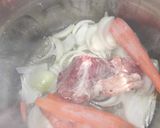 صورة لخطوة 1 من وصفة إليكي سيدتي سر مرق 🍖 اللحم بطريقة صحية وسهلة وفي متناول الجميع