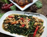 Foto langkah ke 6 dari resep Kangkung Tempe Tumis Saus tiram.