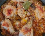 Foto del paso 6 de la receta Muslos de pollo con verduras y aceitunas
