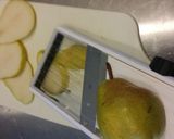 A picture of step 4 of Flatbread pizzette w/ Sausage, Pear, Goat Cheese an Mozzarella.