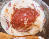 Foto del paso 3 de la receta: Pimientos del piquillo rellenos de carne y queso finas hierbas