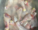 Foto del paso 1 de la receta: Muslos de pollo fritos en el horno