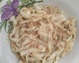 Foto del paso 3 de la receta: Tallarines de surimi con salsa de queso y pimienta light