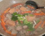 Foto langkah ke 4 dari resep Sop Bening Sayur, Ayam dan Tahu Bakso.