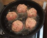 Foto del paso 2 de la receta: Arroz quesú con albóndigas en salsa a la bologñesa