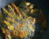 A picture of step 2 of Green chilli pakawri.