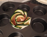 Foto del paso 6 de la receta: Flores de calabacín, salmón y queso