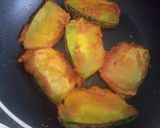 A picture of step 2 of Kaddu Tawa fry.
