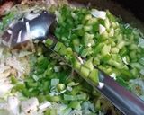 A picture of step 4 of Chicken spring Roll.