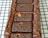 Foto langkah ke 8 dari resep Chewy Brownies TimTam (#PR_BrowniesDCC).