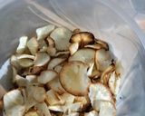 Foto langkah ke 4 dari resep Keripik Singkong bumbu manis dan original.