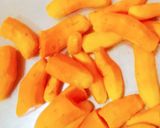 ओल्या हळदीचे लोणचे (olya haldiche lonche recipe in marathi) रेसिपी स्टेप 1 फोटो