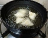 A picture of step 4 of Pop In The Mouth ----- Mini Spinach & Cheese Samosas with home-made spring roll wrapper.