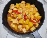 Foto langkah ke 6 dari resep Tahu Kentang Asam Manis Pedas.