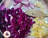 A picture of step 1 of Purple cabbage Soup.