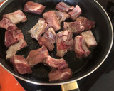 Foto del paso 2 de la receta: Patatas fritas en airfryer con costillejas y tomate