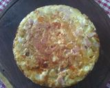 Foto del paso 7 de la receta: Mi tortilla de papas 🥔🧅🫑🧀🥚🍗🥘