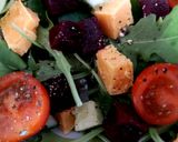 A picture of step 2 of My Hot Day Salad 🥰🍓🥒🧀🥚.