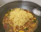Foto langkah ke 5 dari resep Mie Goreng Jawa Nyemek Telur.