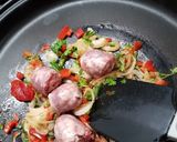 Foto del paso 4 de la receta: Guiso criollo de carne y chorizos