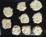 Foto del paso 4 de la receta: Galletitas de avena y banana (con miel, amaranto y nueces)