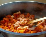 Une image de l'étape 3 de RISSOLÉ DE CREVETTES ET PATATES DOUCES À L'AIL DES OURS AU COOK EXPERT.