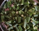 A picture of step 1 of Bhindi Do Pyaza.