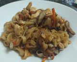 Foto del paso 6 de la receta: Tallarines orientales con pollo y setas