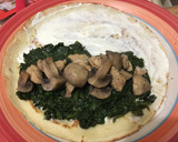 Foto del paso 4 de la receta: Panqueques rellenos con pollo y espinaca