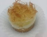 A picture of step 4 of Konafah Cheese Cake.