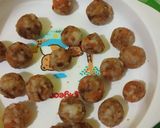 Foto langkah ke 3 dari resep Menu gtm bolabola nasi abon.
