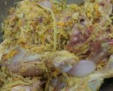 Foto langkah ke 2 dari resep Ayam Goreng Lengkuas & Sambal Trasi Tomat Goreng.