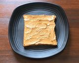 Hình bước làm 1 của món Toast chuối và bơ đậu phộng