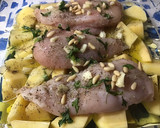 Foto del paso 1 de la receta: Pechugas al horno con piñones y aceite de trufa blanca