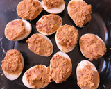 Foto del paso 3 de la receta: Huevos rellenos al horno 🥚