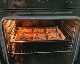 Foto langkah ke 4 dari resep Pizza Roti Tawar.