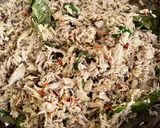 Foto langkah ke 3 dari resep Tongkol Suwir Cabai Hijau Pedas.