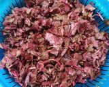 A picture of step 2 of Laal Saag.