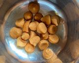 A picture of step 2 of Note Shaak Bhaaja (Green Amaranth).