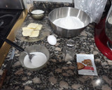 Foto del paso 1 de la receta: Medialunas de manteca muy fáciles y rápidas