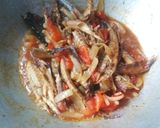 Foto langkah ke 4 dari resep Ikan Pindang Sambel Tomat.