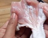 Foto langkah ke 1 dari resep Ayam Goreng Daun Bawang.